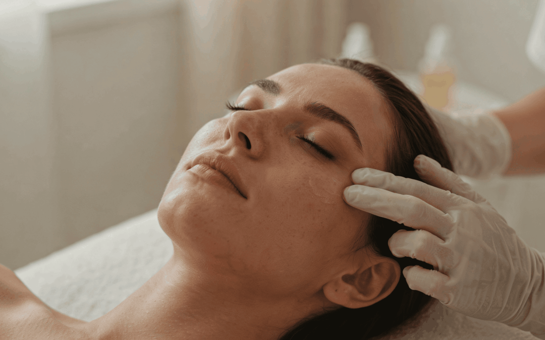 Manchas solares: el tratamiento facial que iguala tu piel
